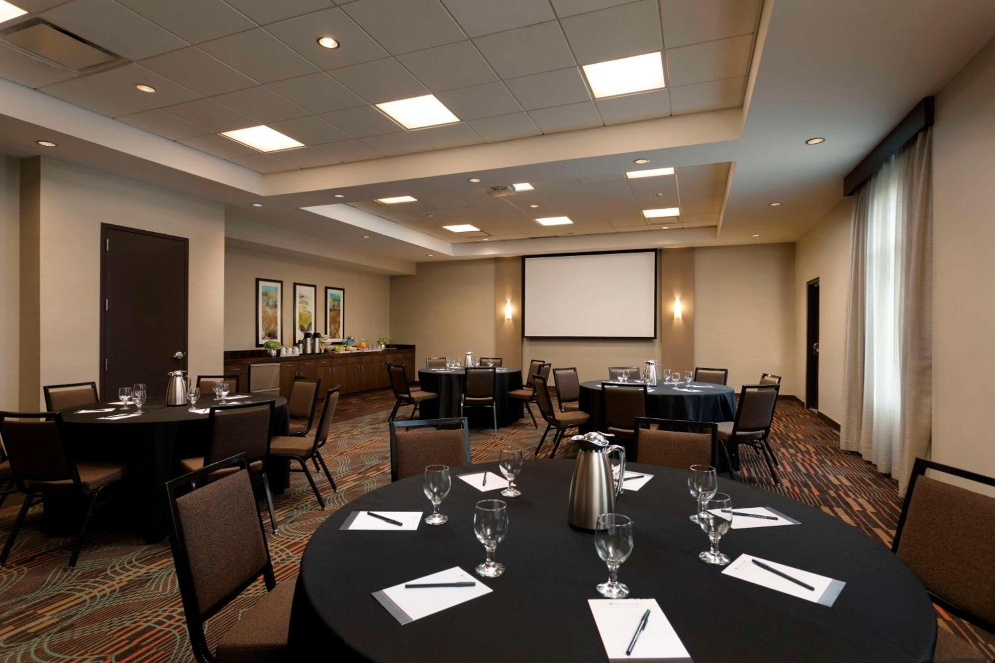 Hyatt Place 3*