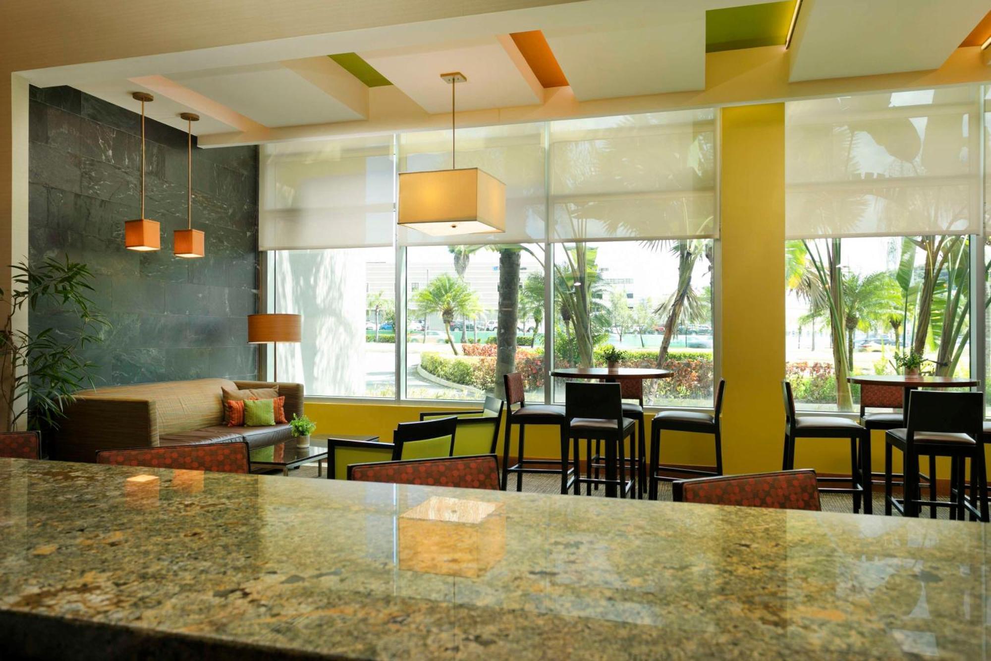 Hyatt Place Hotel 3*