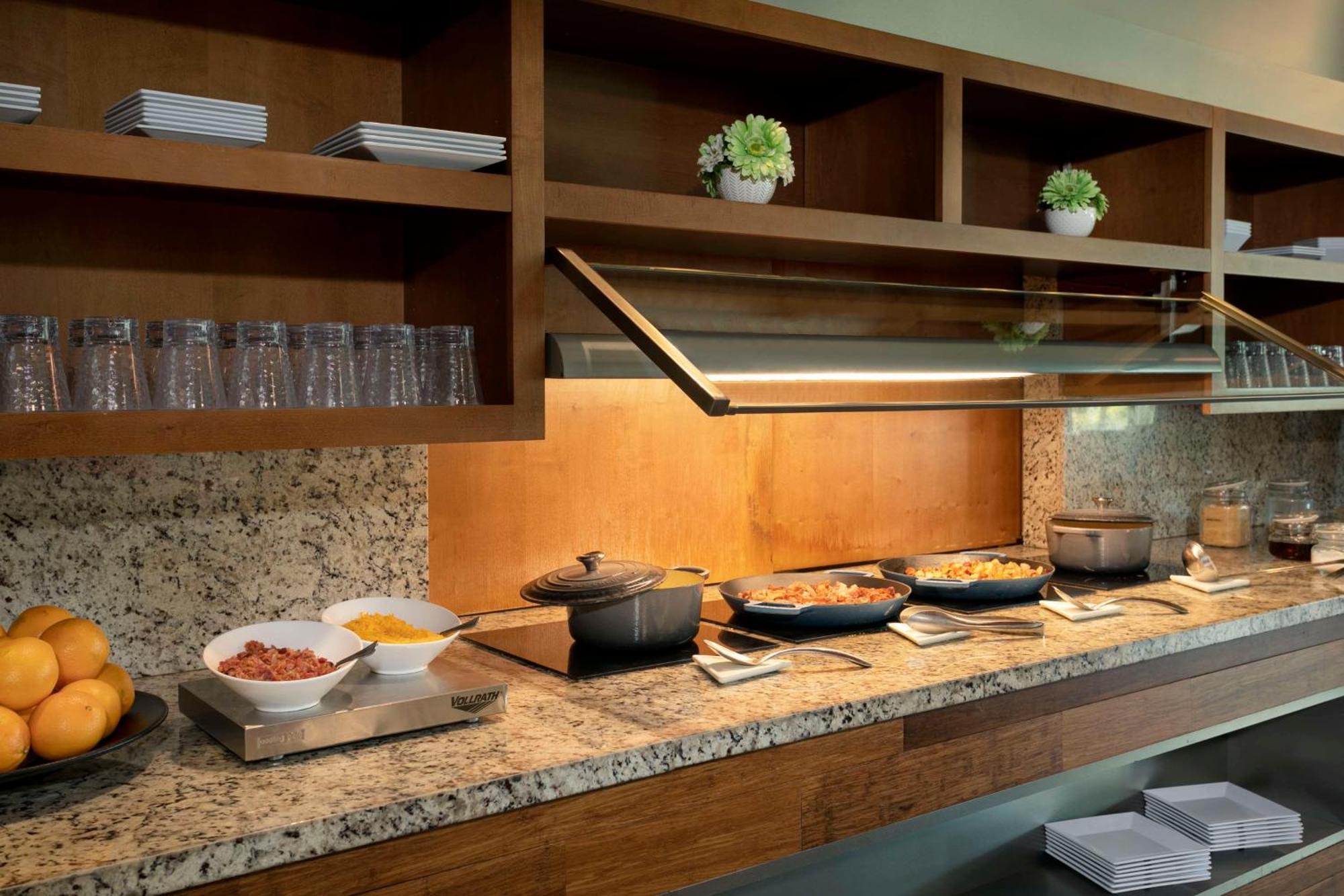 Hyatt Place Hotel 3*