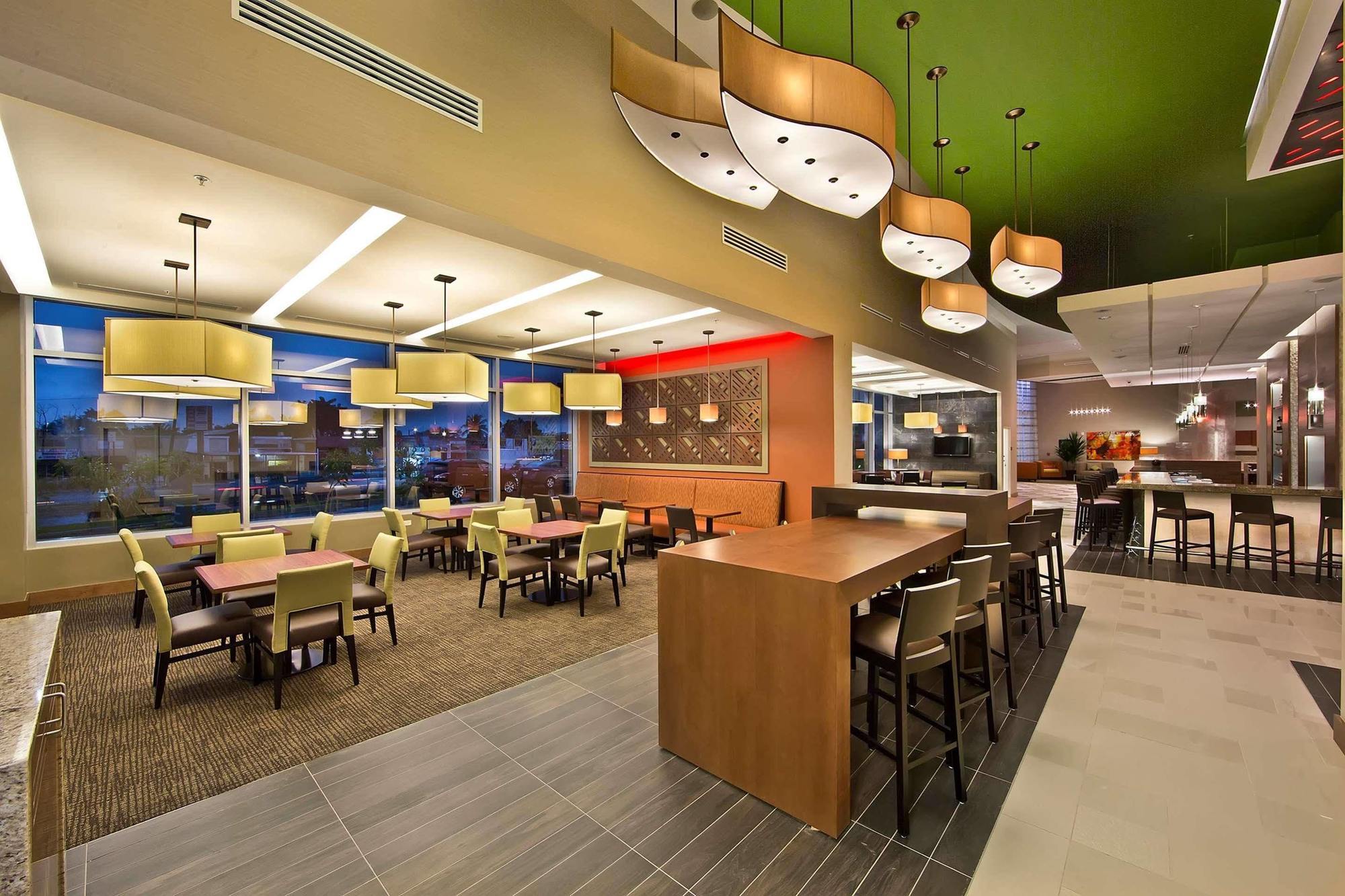 Hyatt Place Hotel 3*