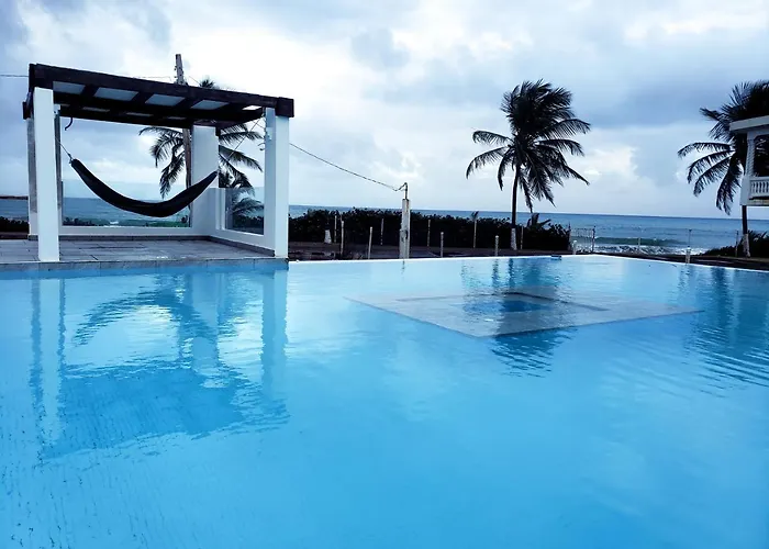 Front Beach Luxury House W/ Infinity Pool