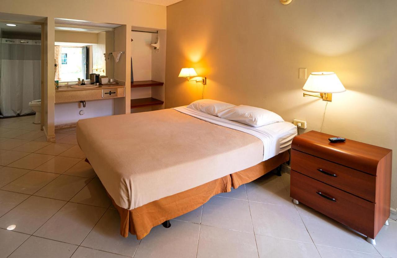 Hotel Solace By The Sea