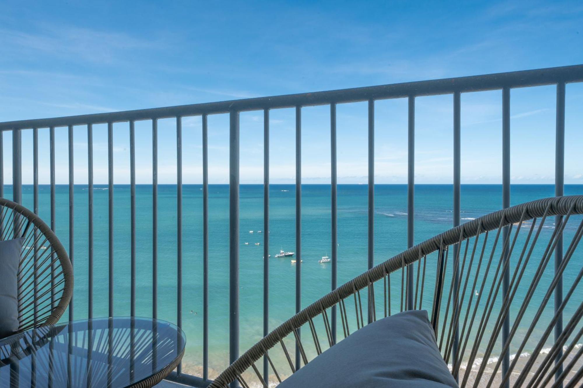 Aparthotel Ocean View Deluxe Suite: Pvt. & Pool *