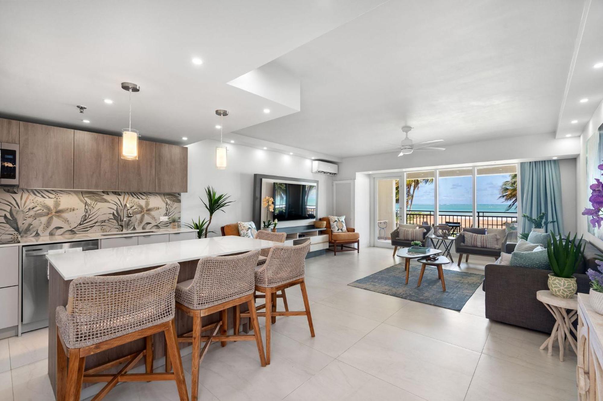 Beachfront In The Rio Mar *