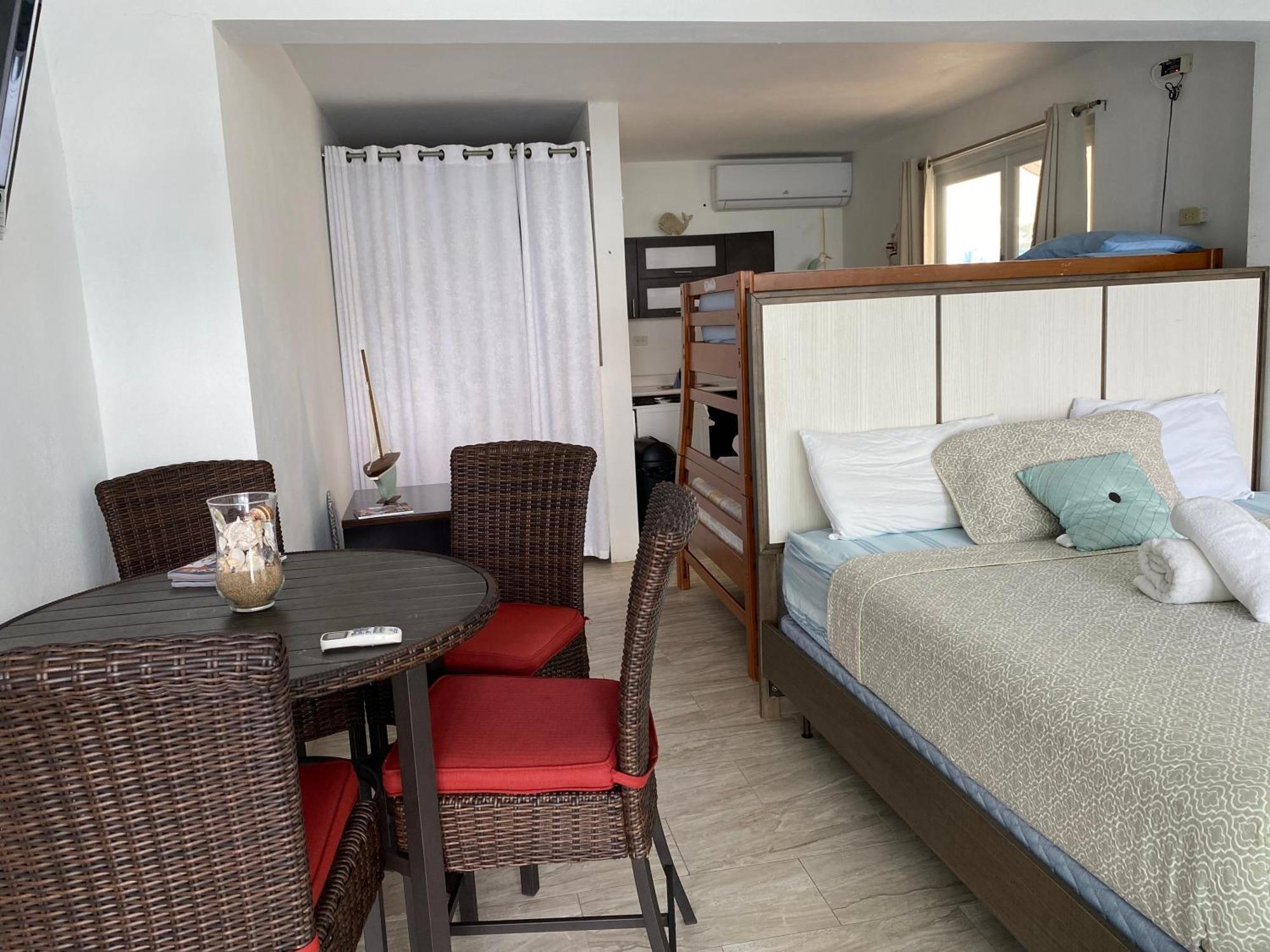 Ventana Al Atlantico At Arecibo 681 Ocean Drive Islote