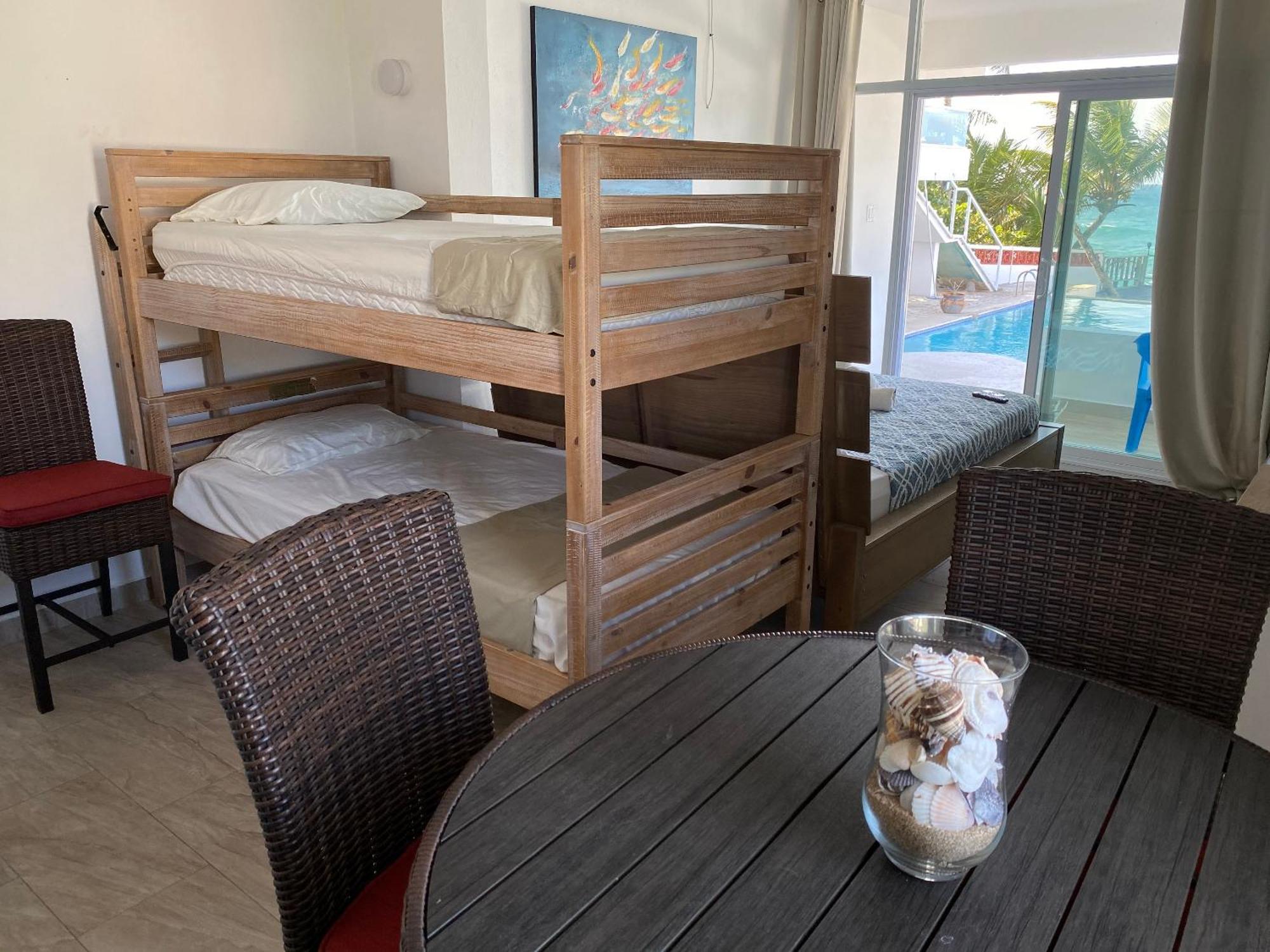 Ventana Al Atlantico At Arecibo 681 Ocean Drive * Islote