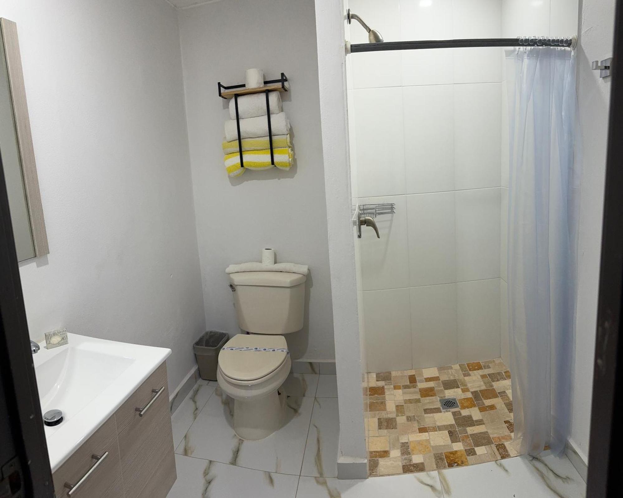 Arecibo Inn 2*