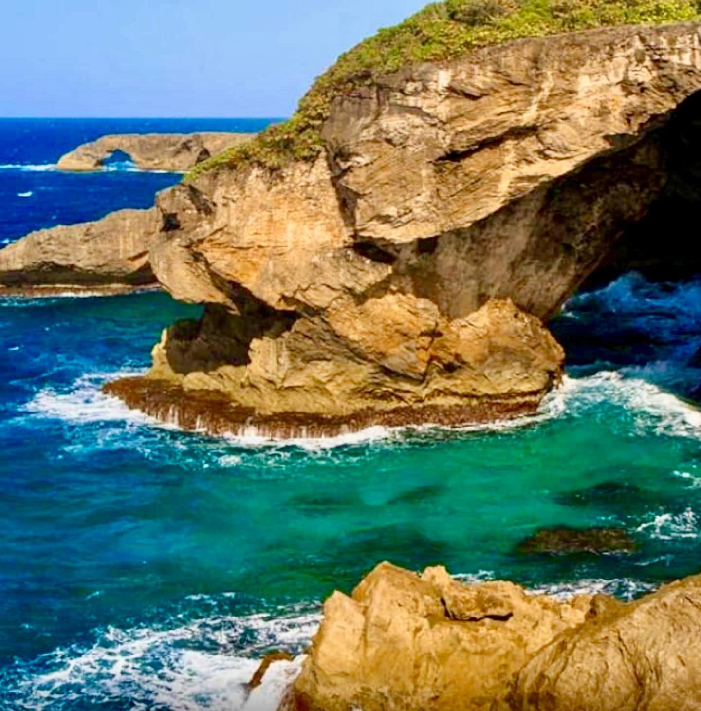 Modern Oceanfront * Arecibo