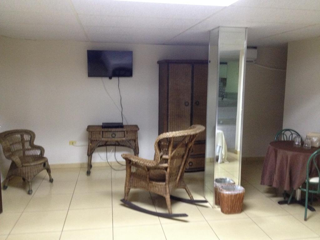 Arecibo Inn 2*