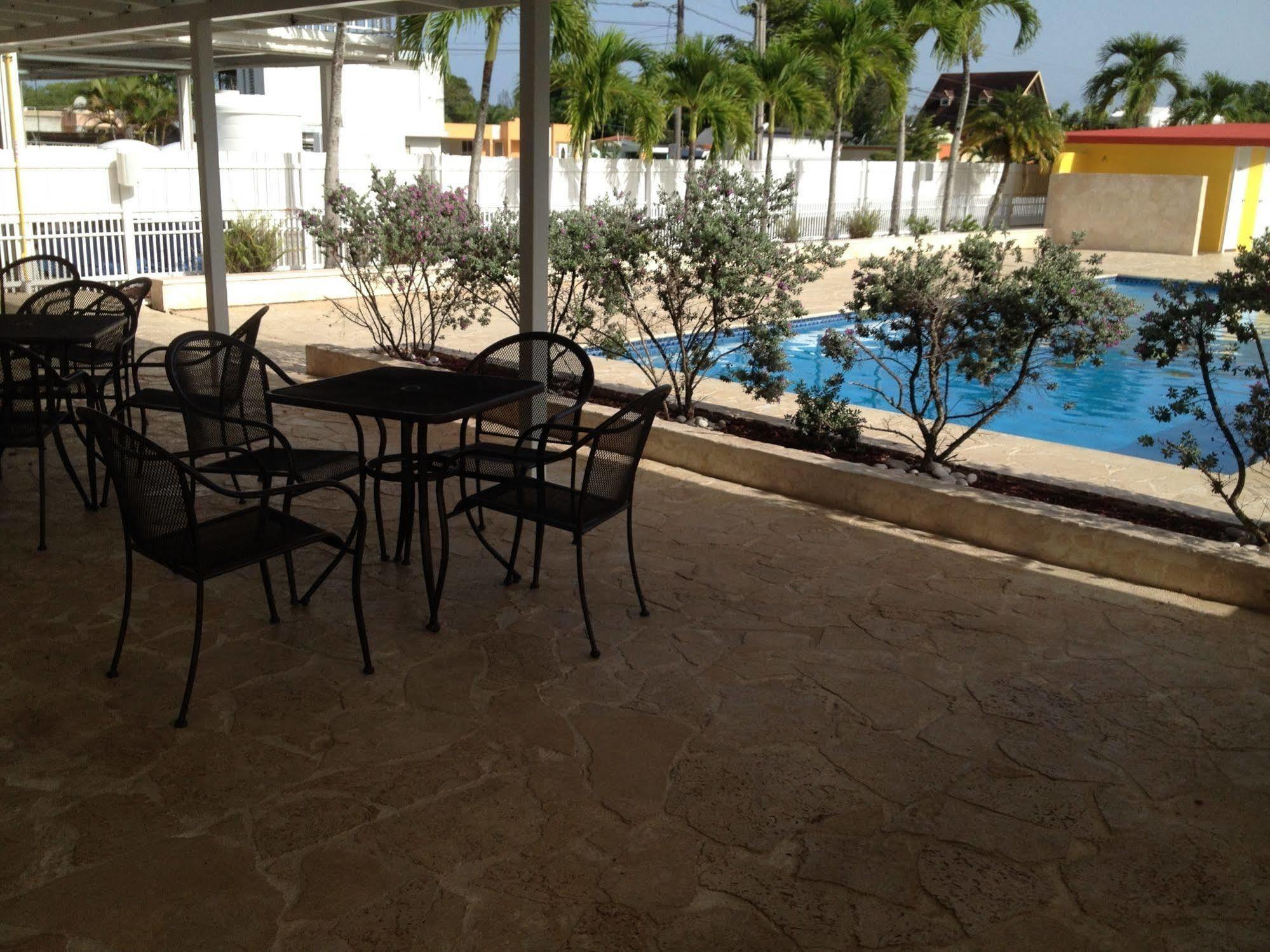 Arecibo Inn 2*