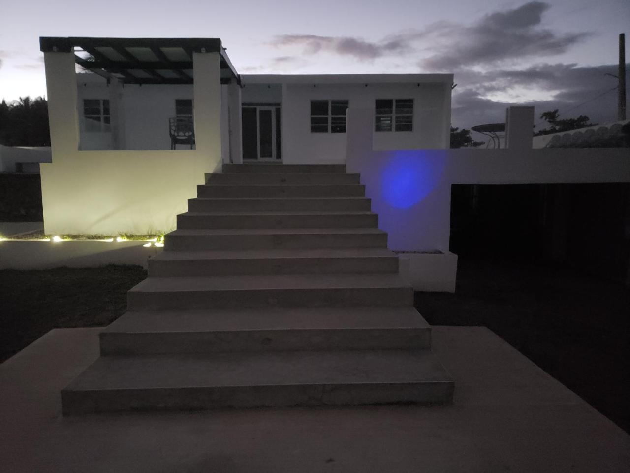 Front Beach Luxury House W Infinity Pool Holiday home Guayama