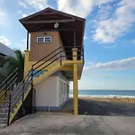 Yaeliz Front Beach