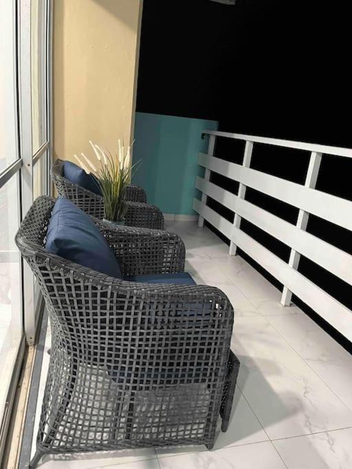 Apartment Beautiful Ocean Blue Oceanfront *