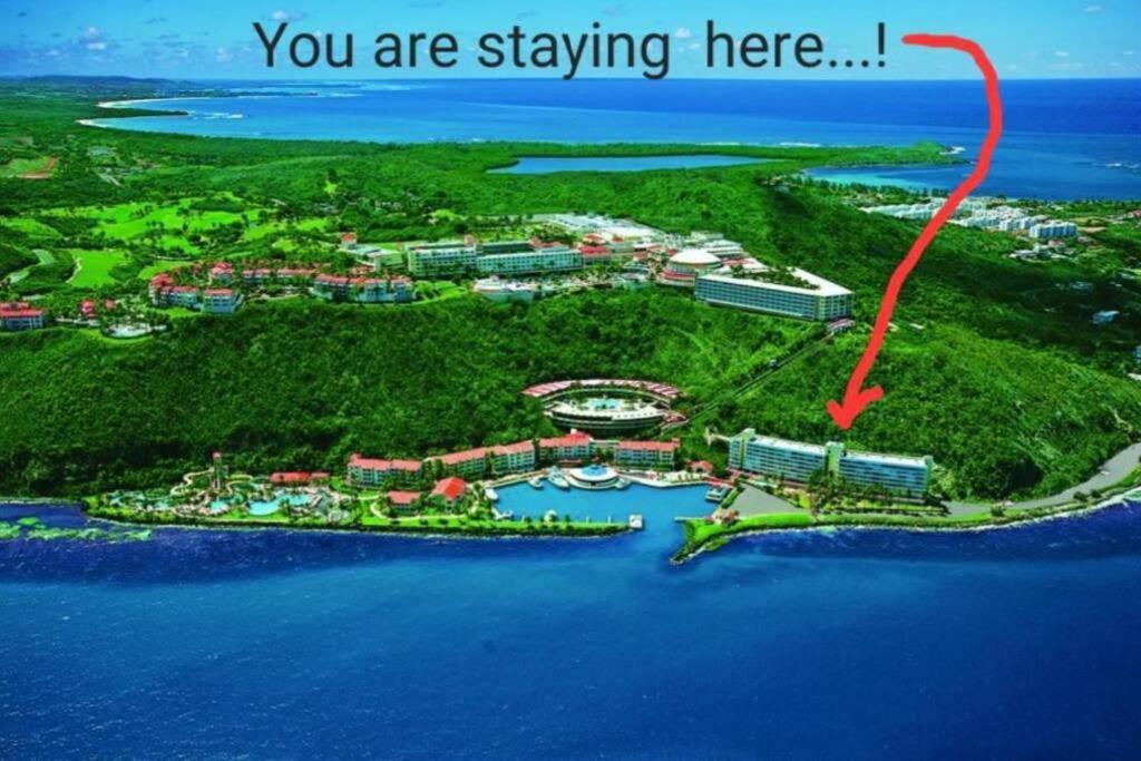 Beautiful Ocean Blue Oceanfront Apartment Fajardo