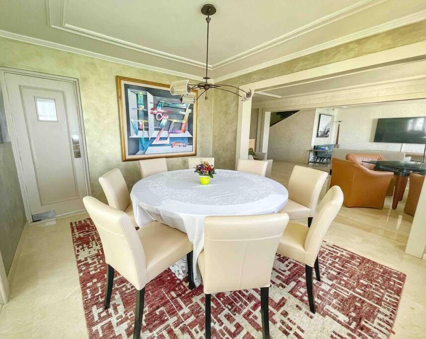 Apartment The Penthouse Sju 6bdr+6.5ba Sleep 20 Million$view