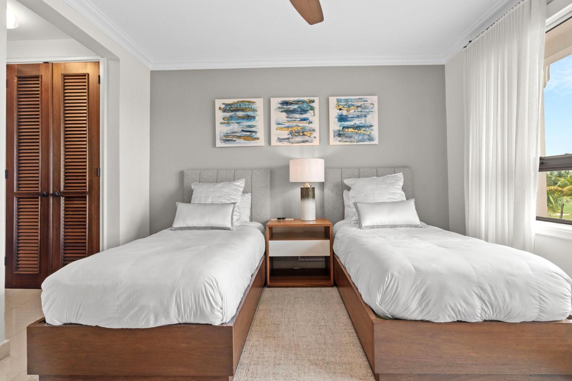 Balcony With & Golf Course Views By Otium Apartment *