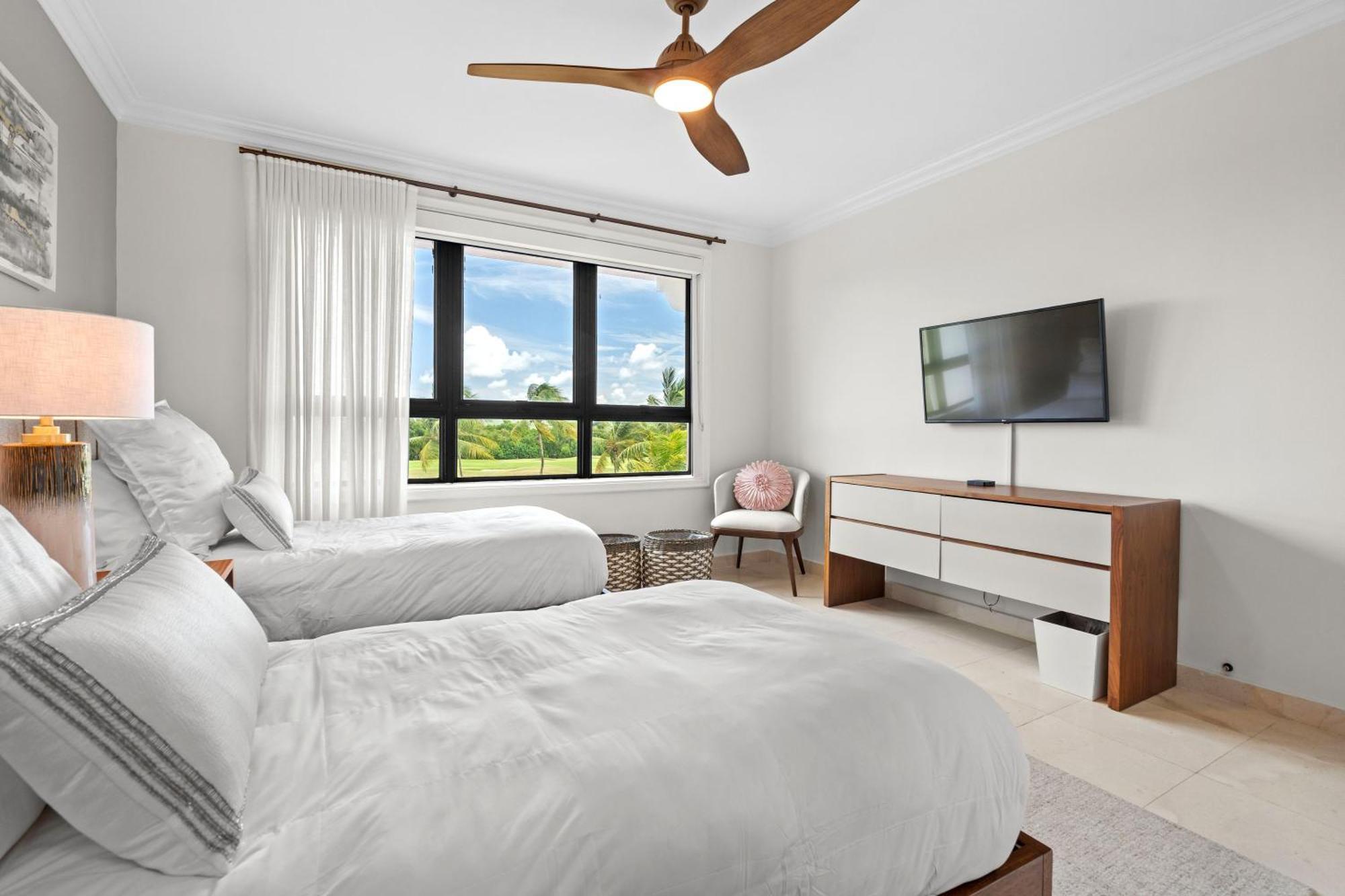 Apartment Balcony With & Golf Course Views By Otium *