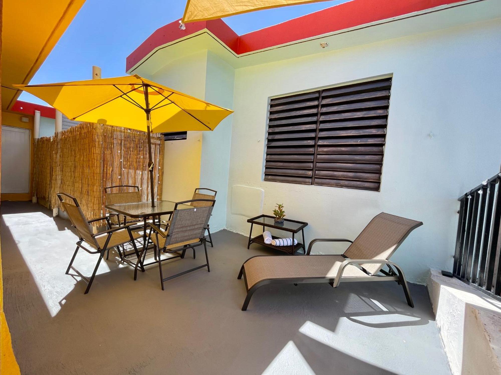 Mont Offering A Loft And 3 Bedroom Steps From The Ferry Apartment
