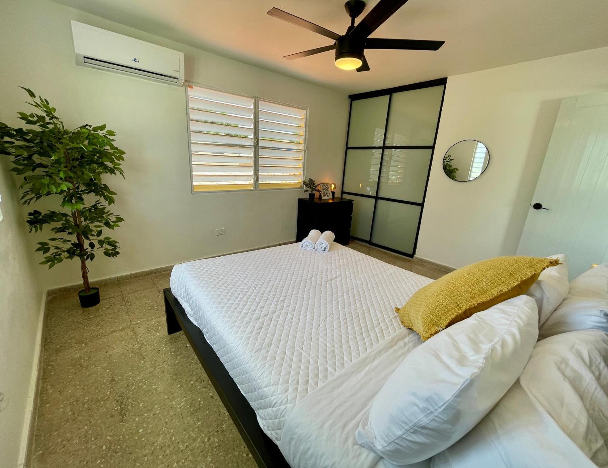 Mont Offering A Loft And 3 Bedroom Steps From The Ferry *