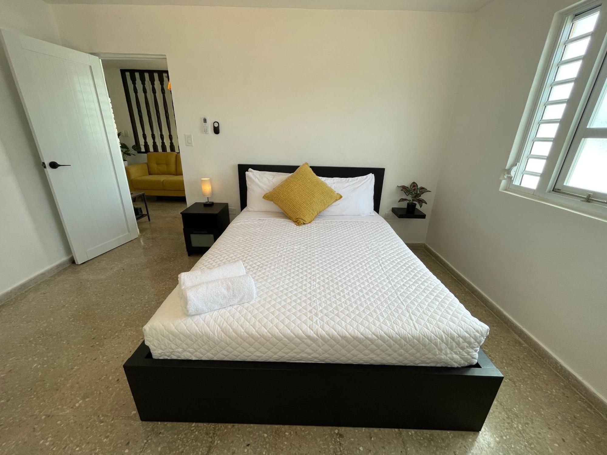 Mont Offering A Loft And 3 Bedroom Steps From The Ferry