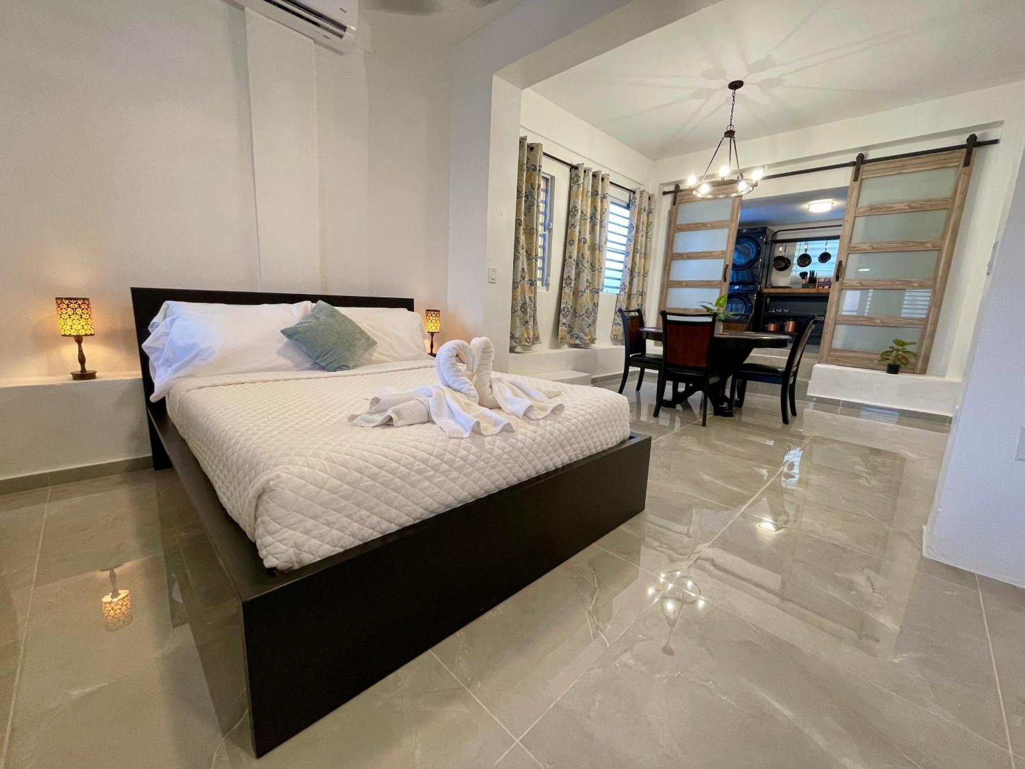 Apartment Mont Offering A Loft And 3 Bedroom Steps From The Ferry *