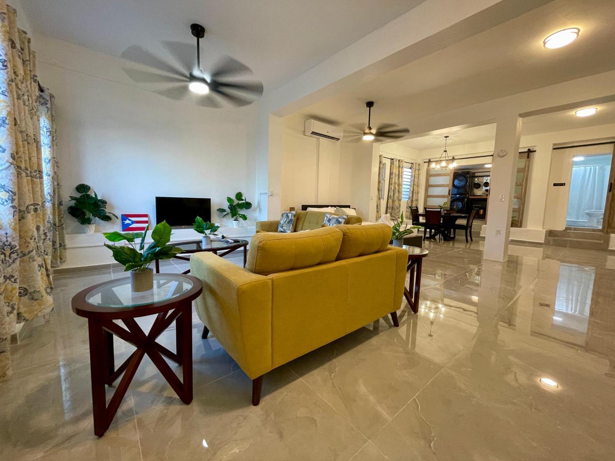 Mont Offering A Loft And 3 Bedroom Steps From The Ferry *
