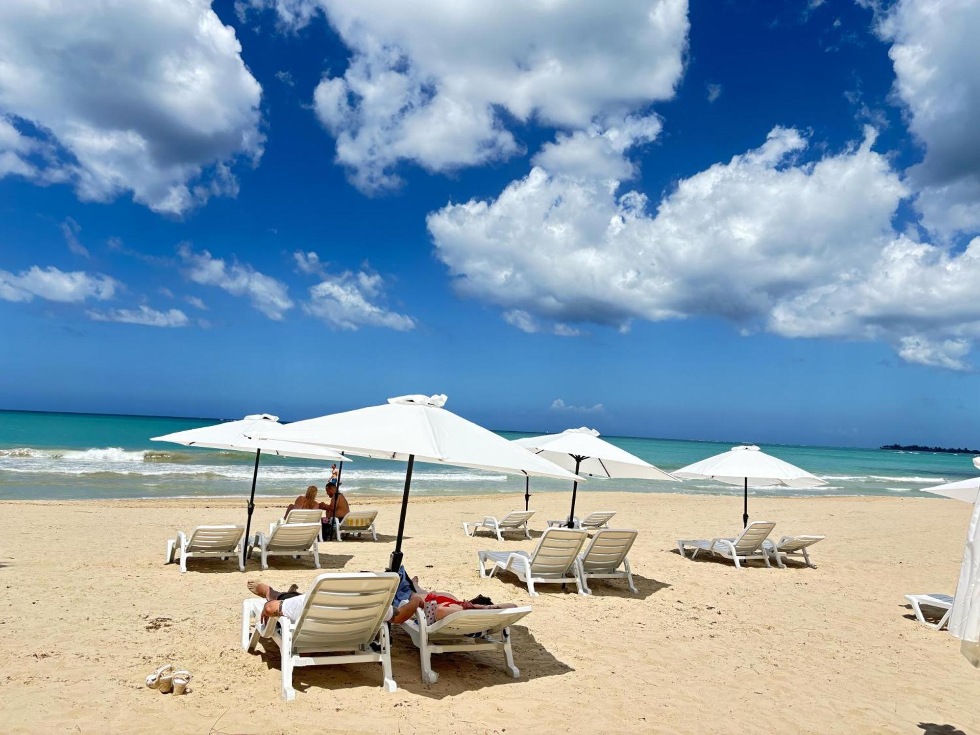 Hotel Bali Posh Pr, Isla Carolina