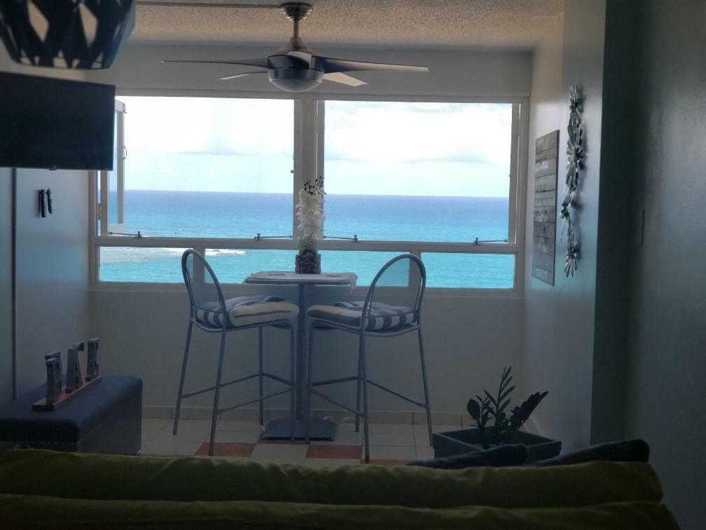 Breezy Beachfront With View Of Paradise Apartment