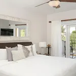 Villa Montana Beach Resort