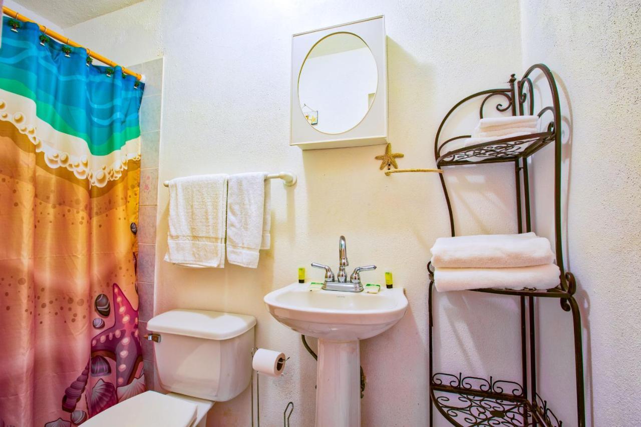 Coconut Palms Hotel